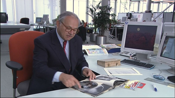 Dr. Hubert Burda presenting historical publishing highlights.Starting with one of the first bible prints,Incunable from 1496, to  modern media.