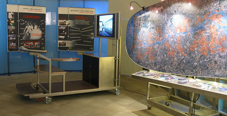 At the oversized map of ELP a lot of "Point of Interest" can be found.Just press an interest button and the LED light shows the place on the map