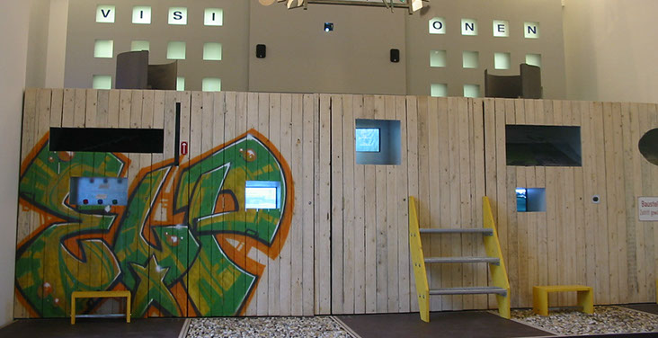 Hubert Burda in seiner Bibliothek über die Verbindung zwischen der klassischen Kunst und modernen Medien