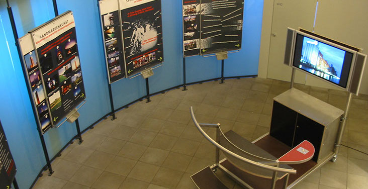 Hubert Burda in seiner Bibliothek über die Verbindung zwischen der klassischen Kunst und modernen Medien